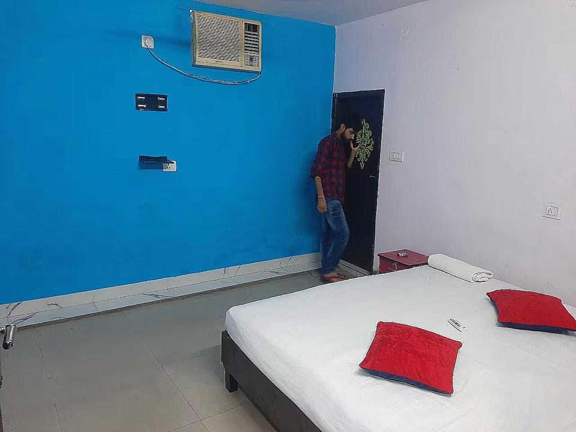 Hotel O Rl Residency Ghaziabad Bagian luar foto