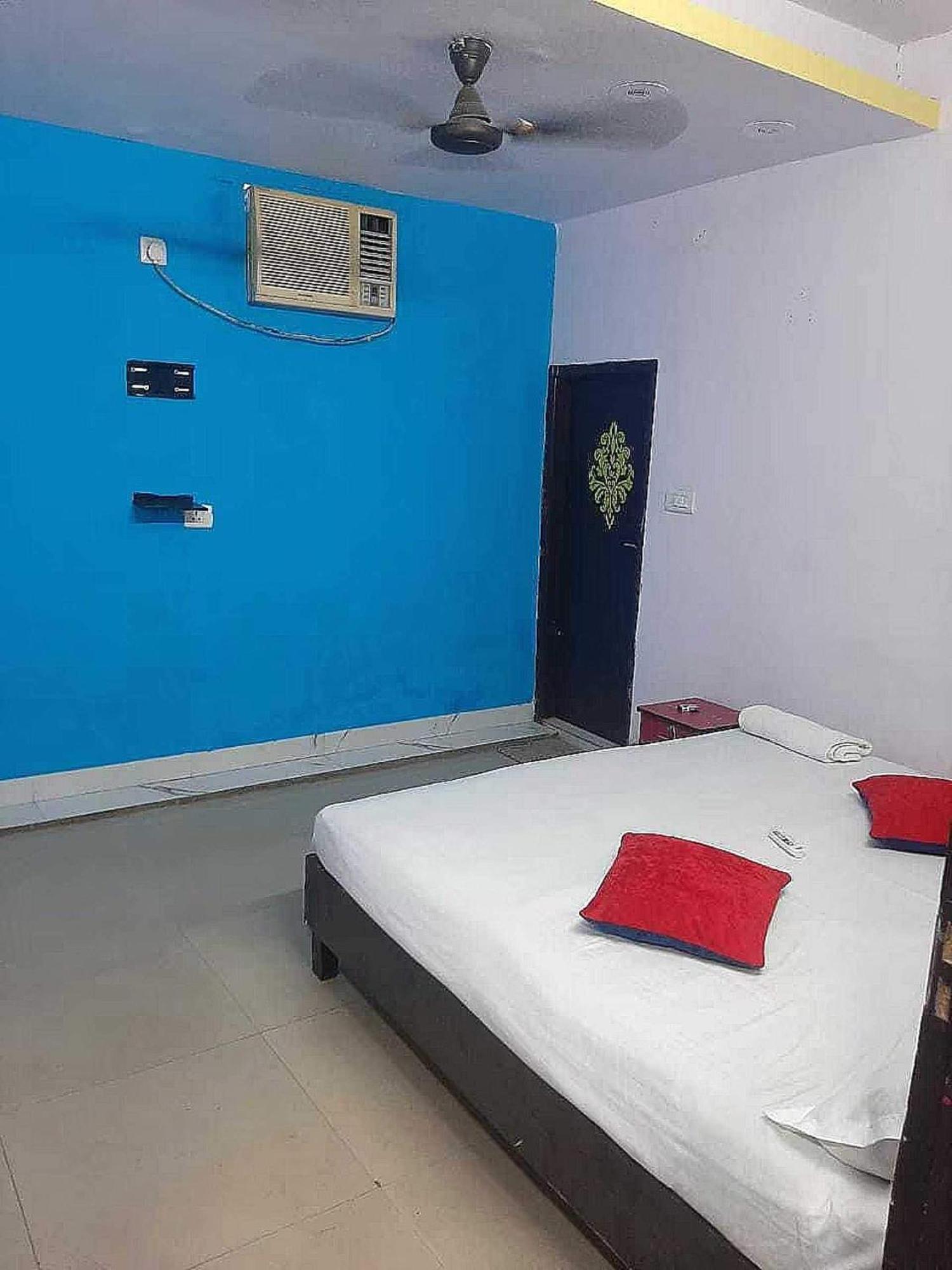 Hotel O Rl Residency Ghaziabad Bagian luar foto