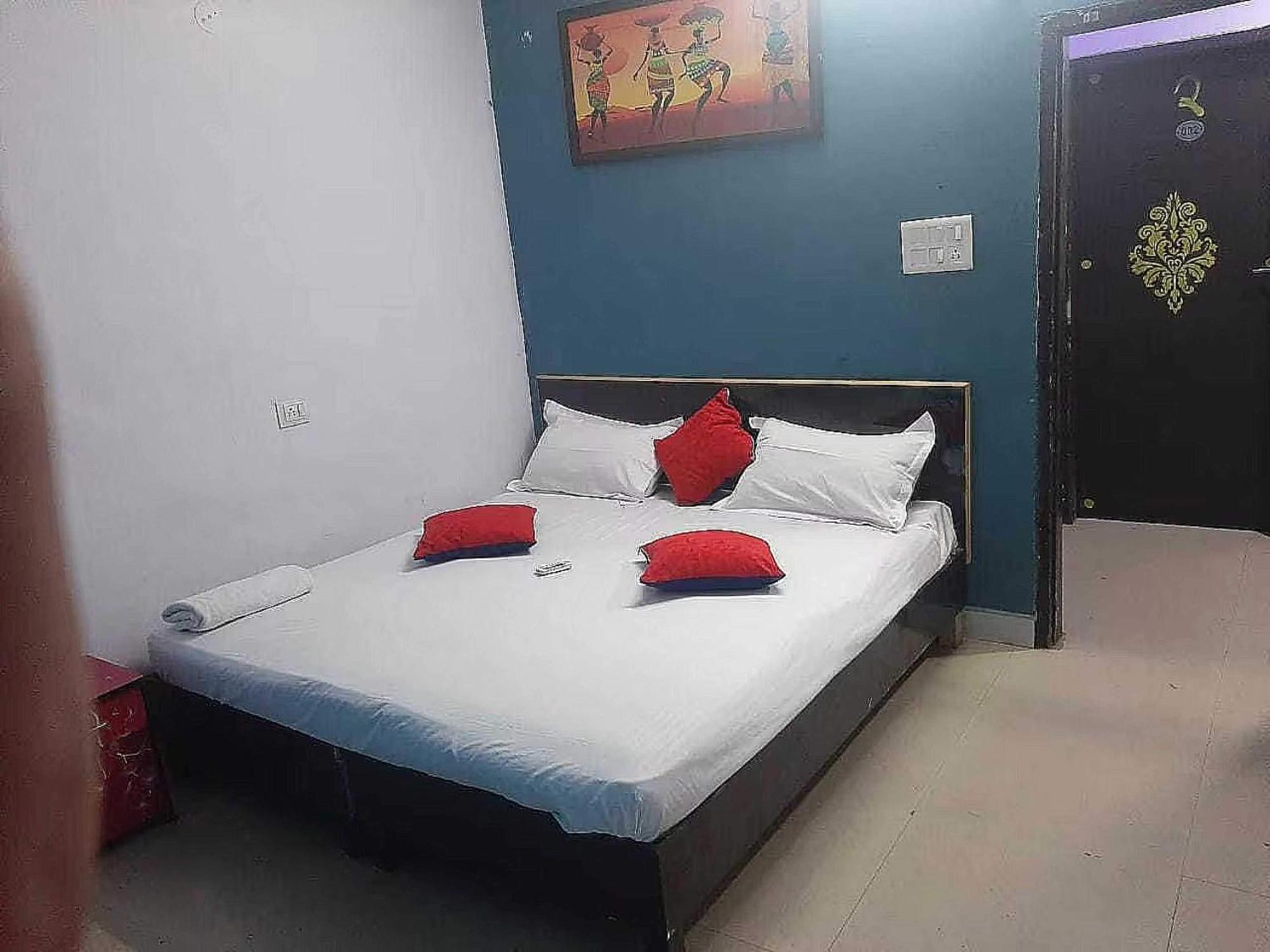 Hotel O Rl Residency Ghaziabad Bagian luar foto