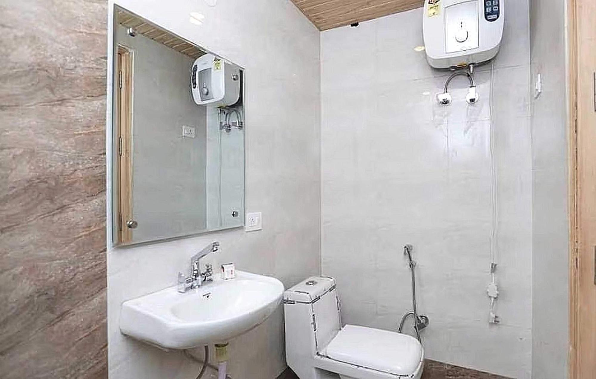 Hotel O Rl Residency Ghaziabad Bagian luar foto